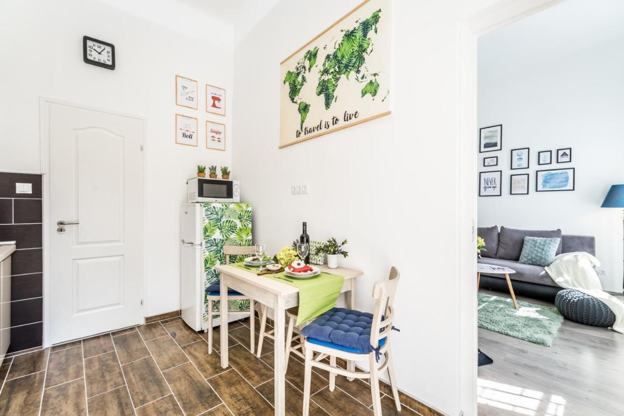 Sun-Splashed Retreat In The Heart Of A Vibrant Quarter 布达佩斯 外观 照片